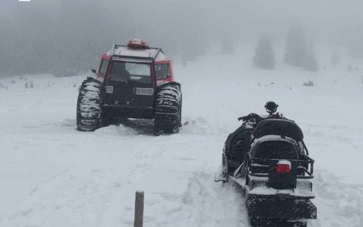 У Карпатах заблукав ухилянт, його госпіталізували з переохолодженям