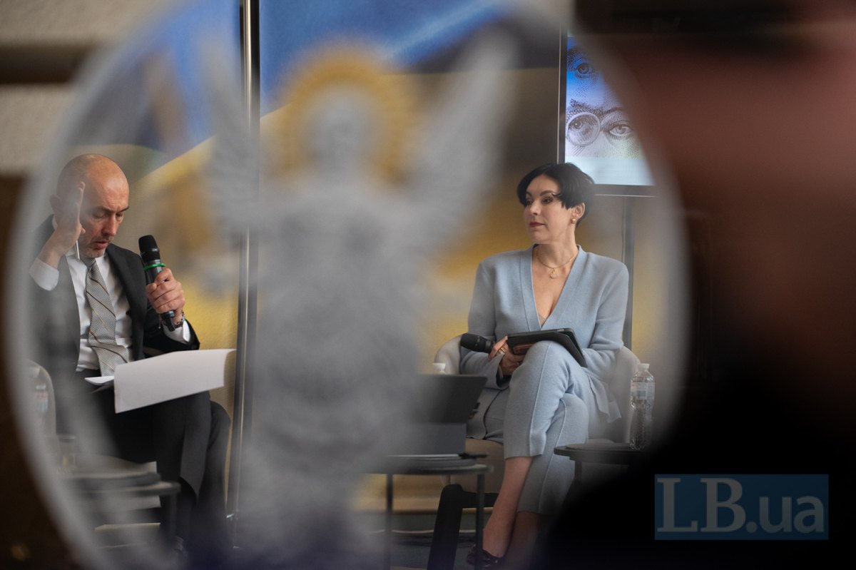 Шеф-редакторка LB.ua Cоня Кошкіна, голова НБУ Андрій Пишний 