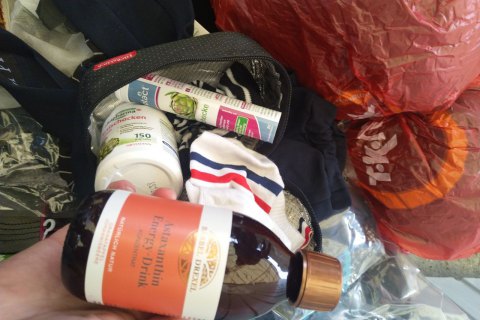 На линии разграничения женщина пыталась за взятку провезти косметику на 250 тыс. гривен