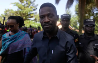 В Уганді лідер опозиції заявив, що втік з-під домашнього арешту 