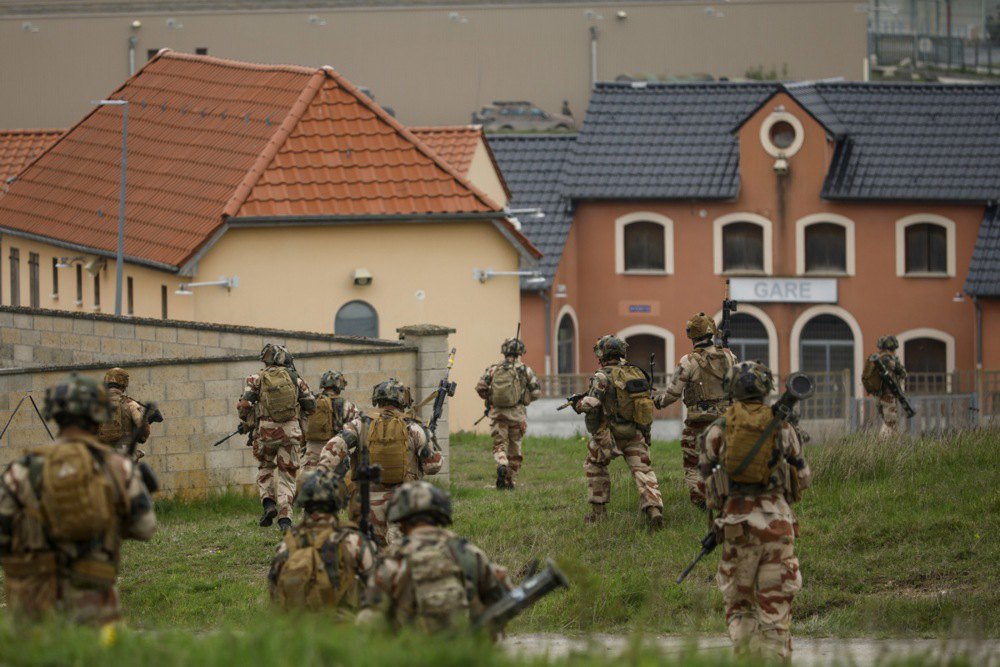 Французькі солдати під час тренувань з ведення війни в місті під час <i>Orion-23</i>, Сіссон, східна Франція, 29 квітня 2023.