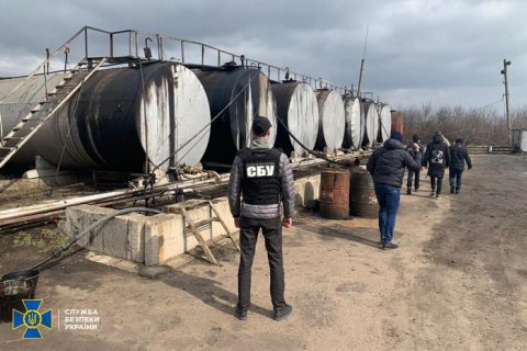 СБУ пресекла деятельность подпольного нефтеперерабатывающего завода на Кировоградщине