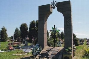 Во Львовском облсовете пригрозили Польше "войной памятников" 