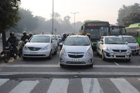 У столиці Індії машини з парними і непарними номерами їздитимуть по черзі