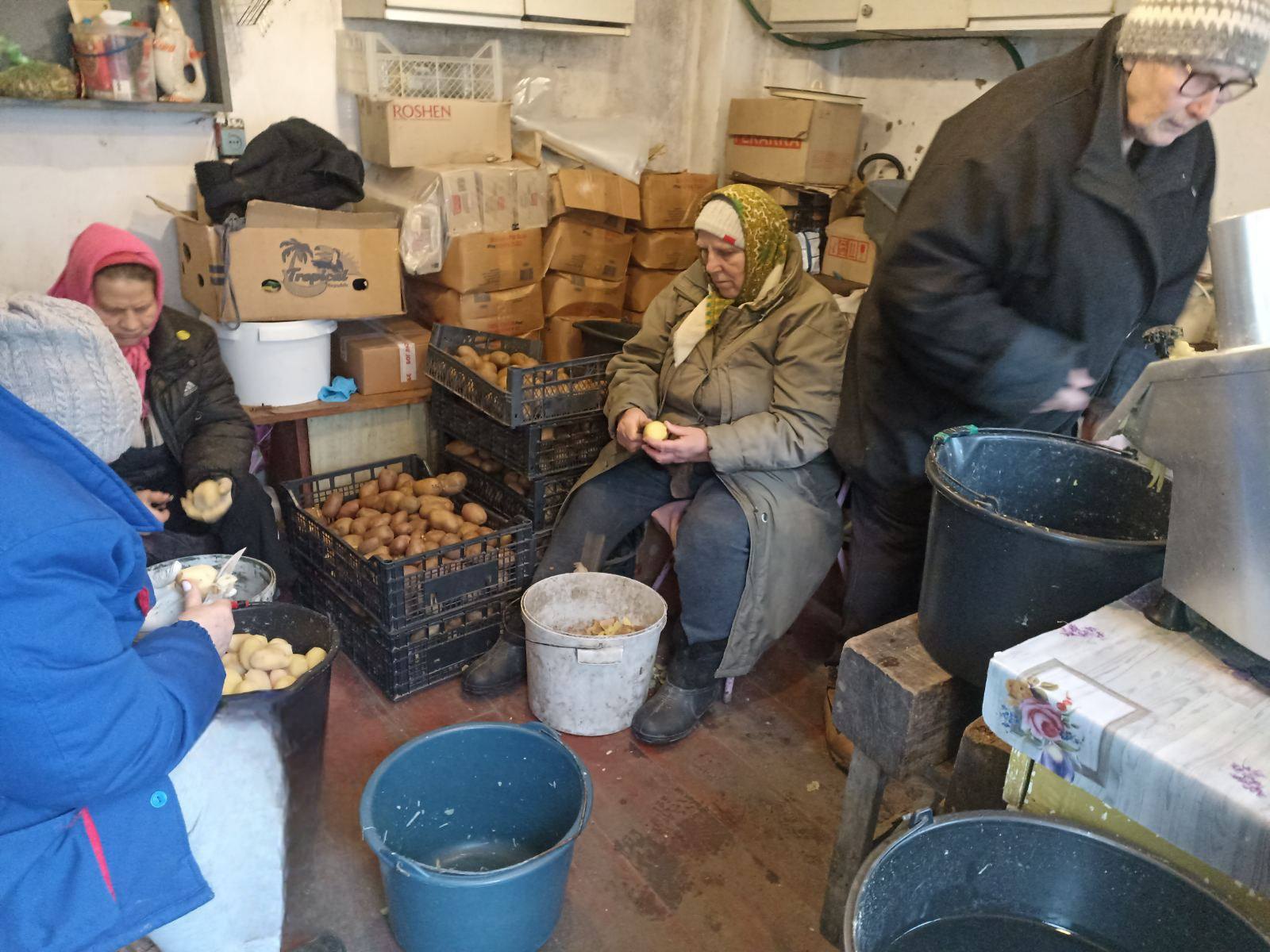 Ольшаницькі волонтери за роботою