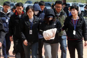 Экипаж затонувшего в Южной Корее парома: нам приказали покинуть тонущее судно