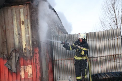 В Киеве второй раз за полгода горел склад