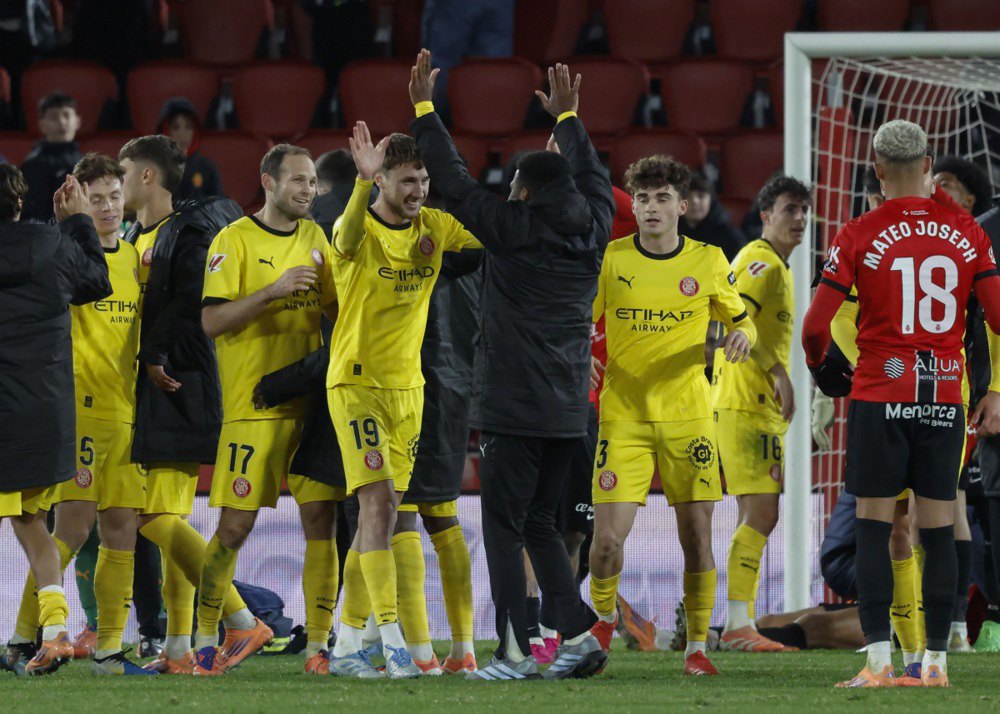 Футболісти «Жирони» святкують гол