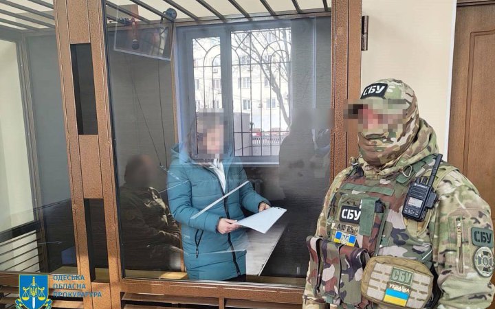 В Одесі затримали ворожу агентку, яка палила об’єкти залізниці та готувала схрони з вибухівкою для терактів