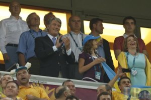 Азаров і Ющенко прийдуть на матч Англія-Італія