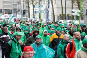 На вулиці Брюсселя вийшли до 100 тис. противників політики жорсткої економіки