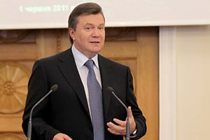 Янукович пожелал Севастополю процветания