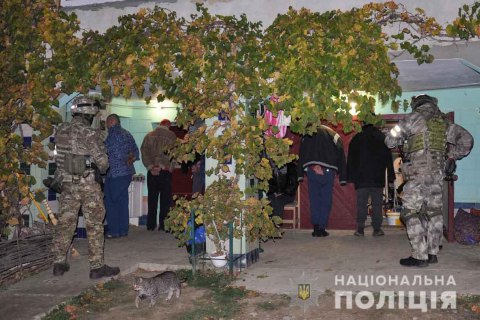 Поліція затримала в Чернівецькій області групу з 11 наркоторговців з "товаром" на 10 млн грн