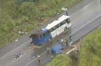 В США рухнул в ущелье туристический автобус: есть жертвы