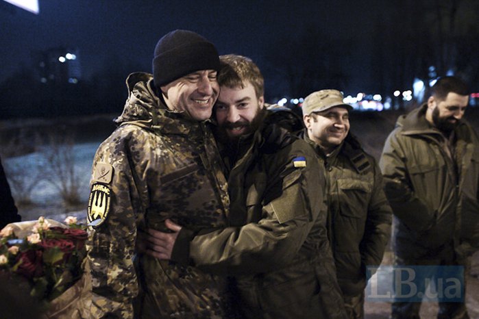 Февраль 2015, встреча боевых друзей, вернувшихся из плена. Киев