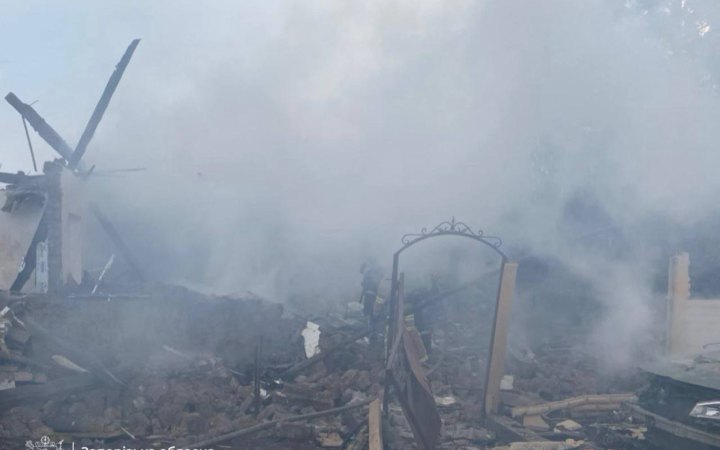 Росіяни вдарили по Запоріжжю, є жертви (доповнено)