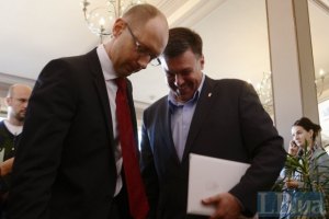 Яценюк советует Тягнибоку не вести самостоятельную игру 