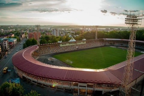 Польский город разрывает проект с Тернополем из-за стадиона имени Шухевича 