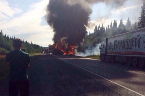 У Росії 11 людей загинули в ДТП за участю автобуса і вантажівки