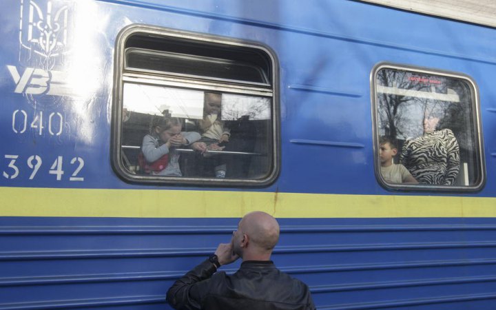 У Польщі через пошкодження на залізниці затримуються декілька українських потягів