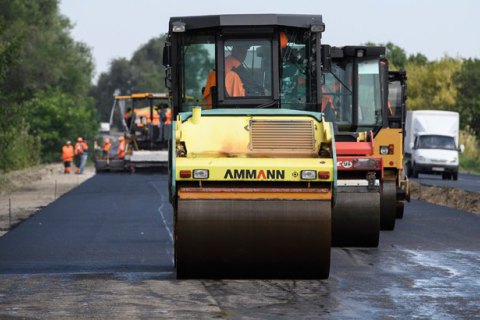Украина за пять лет выделит на ремонт дорог 300 млрд грн