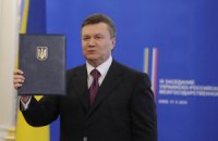 Янукович отпустил бы Тимошенко за границу, но мешает закон