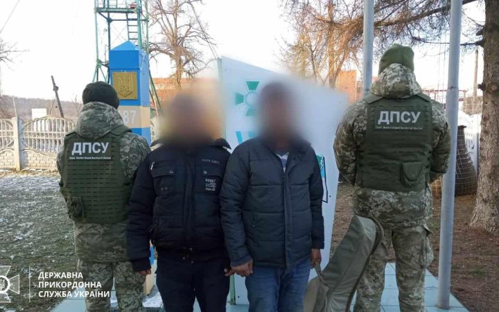 Прикордонники затримали на Закарпатті 14 охочих втекти з України