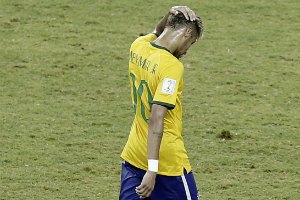 Бразилия победила Чили ценой травмы Неймара 