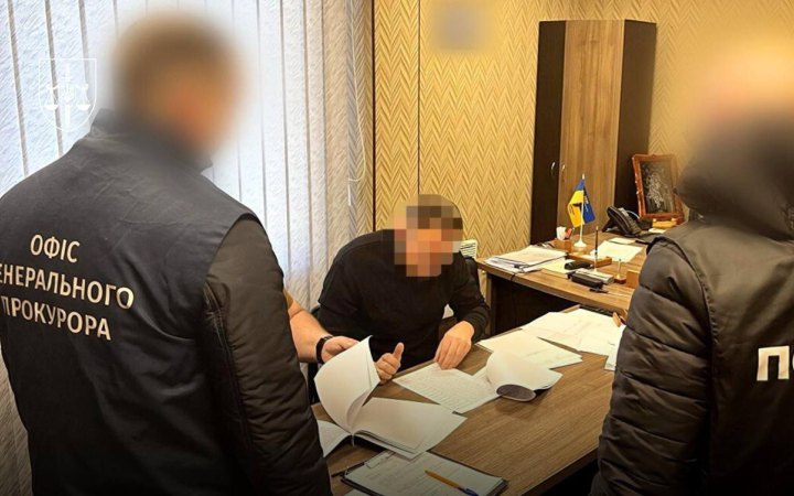 Посадовця Дніпровського КЕУ підозрюють у завданні збитків на 7,5 млн грн при закупівлі паливної деревини