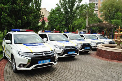 Полиция Хмельницкого получила новые кроссоверы Мitsubishi
