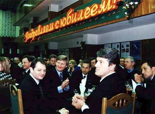 Геннадий Васильев на юбилее Ефима Звягильского в 2003 г.
