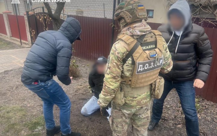 Правоохоронці викрили угруповання, яке вимагало гроші у прикордонників