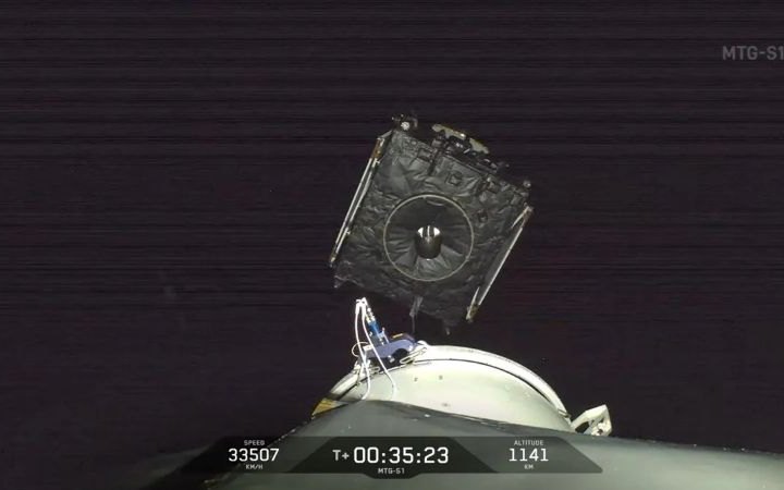 SpaceX запустила у космос європейський метеосупутник