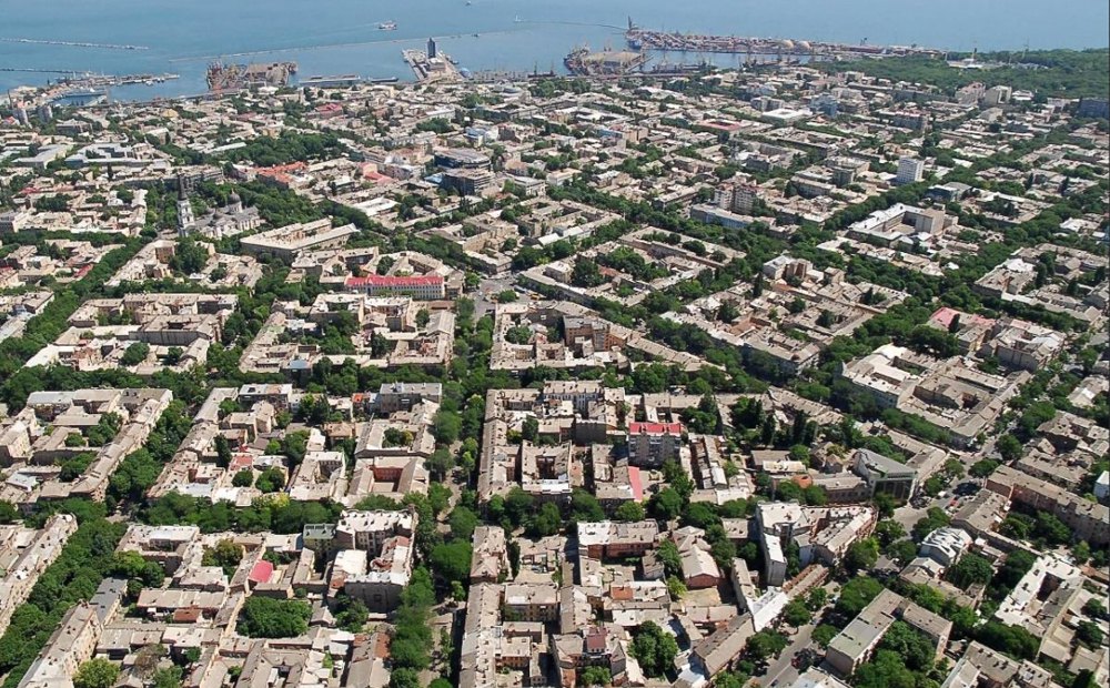 Вид зверху на портове місто Одеса
