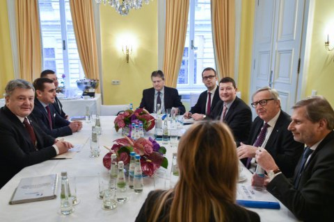 Юнкер на зустрічі з Порошенком заявив про готовність ЄС надати макрофінансову допомогу Україні