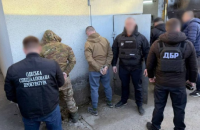 На Одещині п’ятьох військових підозрюють в організації каналу збуту зброї