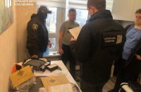 Двоє поліцейських з Одеської області інсценували затримання, щоб привласнити майже 20 тис. євро