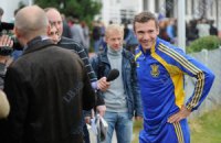 Шевченко: Янукович принесет удачу сборной Украины?