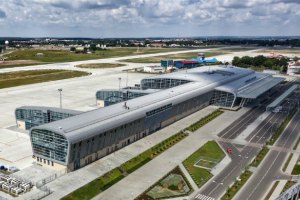 Львовский аэропорт возобновил работу (обновлено)