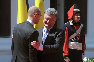 Яценюк исключает противостояние с Порошенко