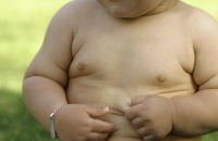 Ученые связали развитие ожирения у детей с применением антибиотиков