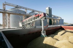 На складах України залишаються величезні обсяги зерна