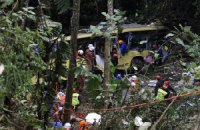 В Малайзии автобус свалился в пропасть: 32 жертвы
