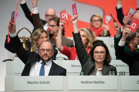 Социал-демократы согласились на консультации с партией Меркель о коалиции