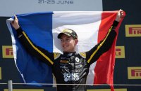 Гонщик Формулы-2 Антуан Юбер погиб в результате аварии в гонке на трассе в Спа-Франкоршамп