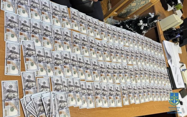 Посадовця центру тероборони підозрюють у вимаганні хабаря за те, щоб військовий не поїхав у зону бойових дій