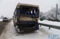 Под Киевом грузовик на полной скорости протаранил автобус с пассажирами