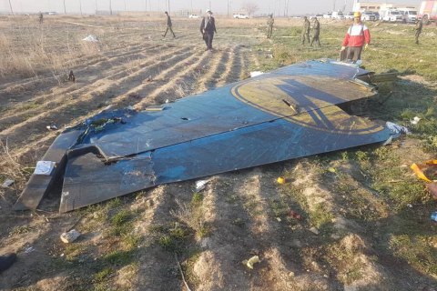 Иран заявил об отправке во Францию "черных ящиков" сбитого самолета МАУ
