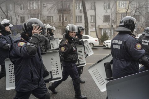 В Казахстане силовики задержали более 3 700 человек, говорят о 26 убитых