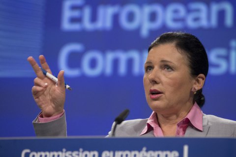 Еврокомиссия требует от Facebook объяснений в связи со скандалом с утечкой данных